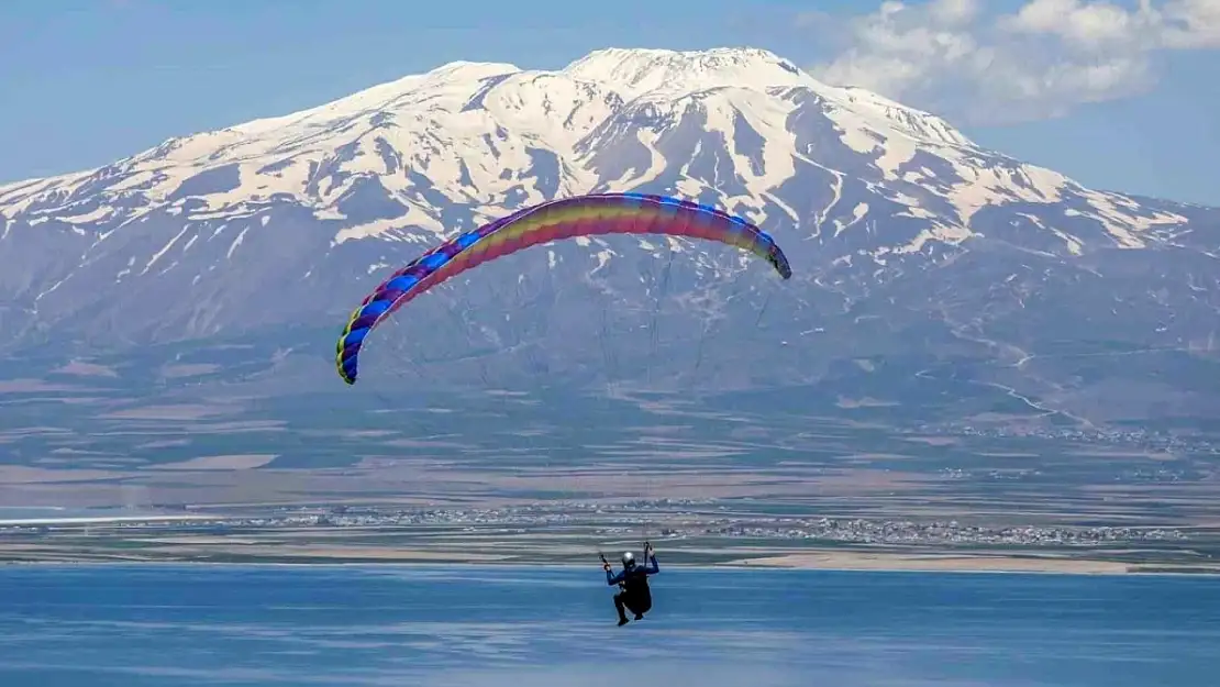 Van'da Yamaç Paraşütü ve Paramotor şampiyonası düzenlenecek