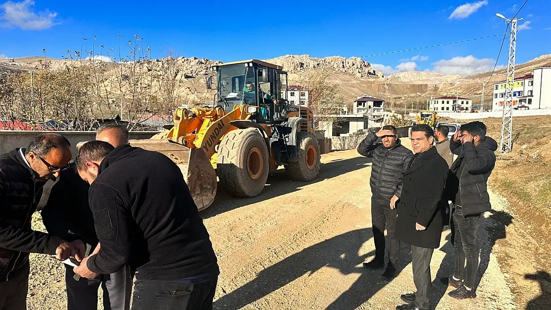 Van'daki o mahallenin yol sorununa başkan Kuşan el attı!