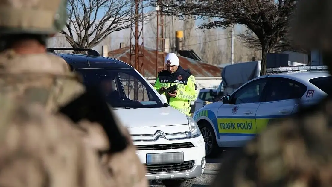 Van'daki trafiğe Jandarma el attı!