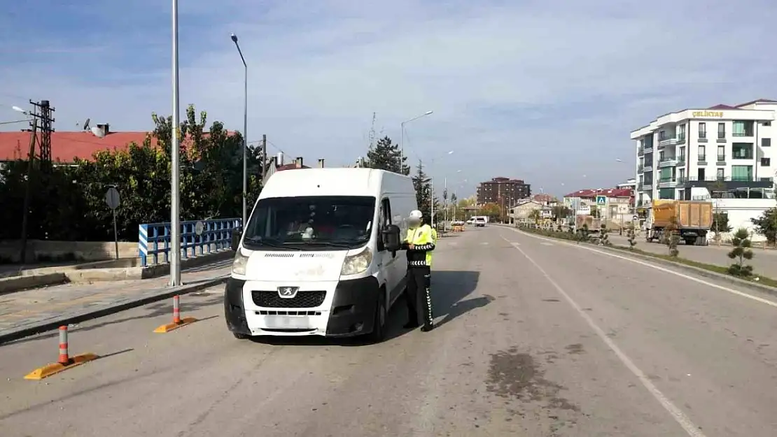 Van Emniyet Müdürlüğü 20 aracı trafikten men etti