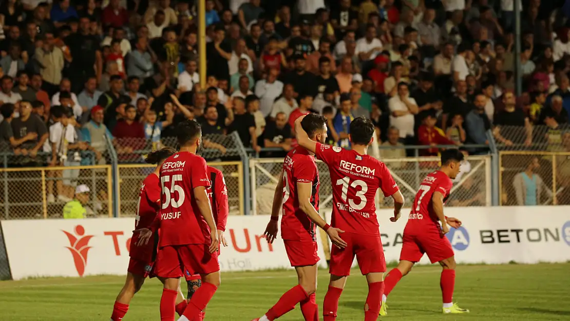 Vanspor Play-Off'ta şampiyonluk yolunda 2. Tura yükseldi