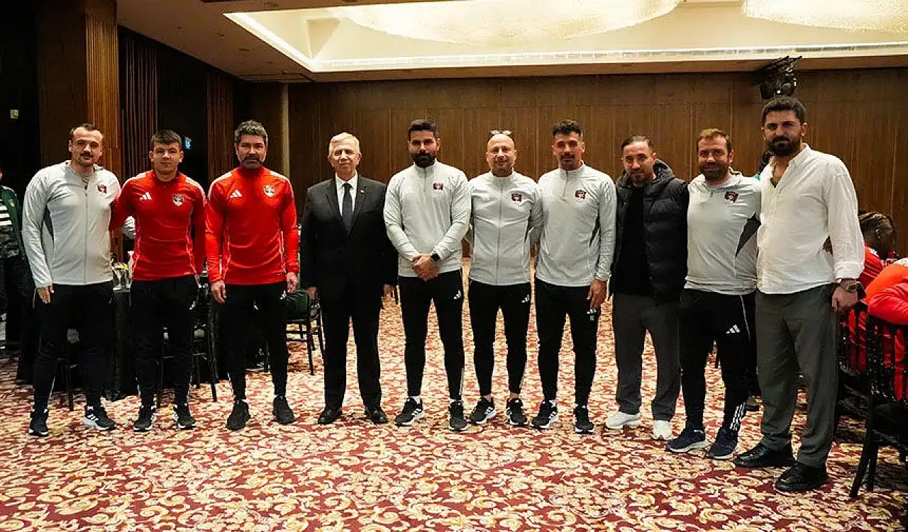Ankara Büyükşehir Belediye Başkanı Mansur Yavaş'tan Vanspor'a ziyaret