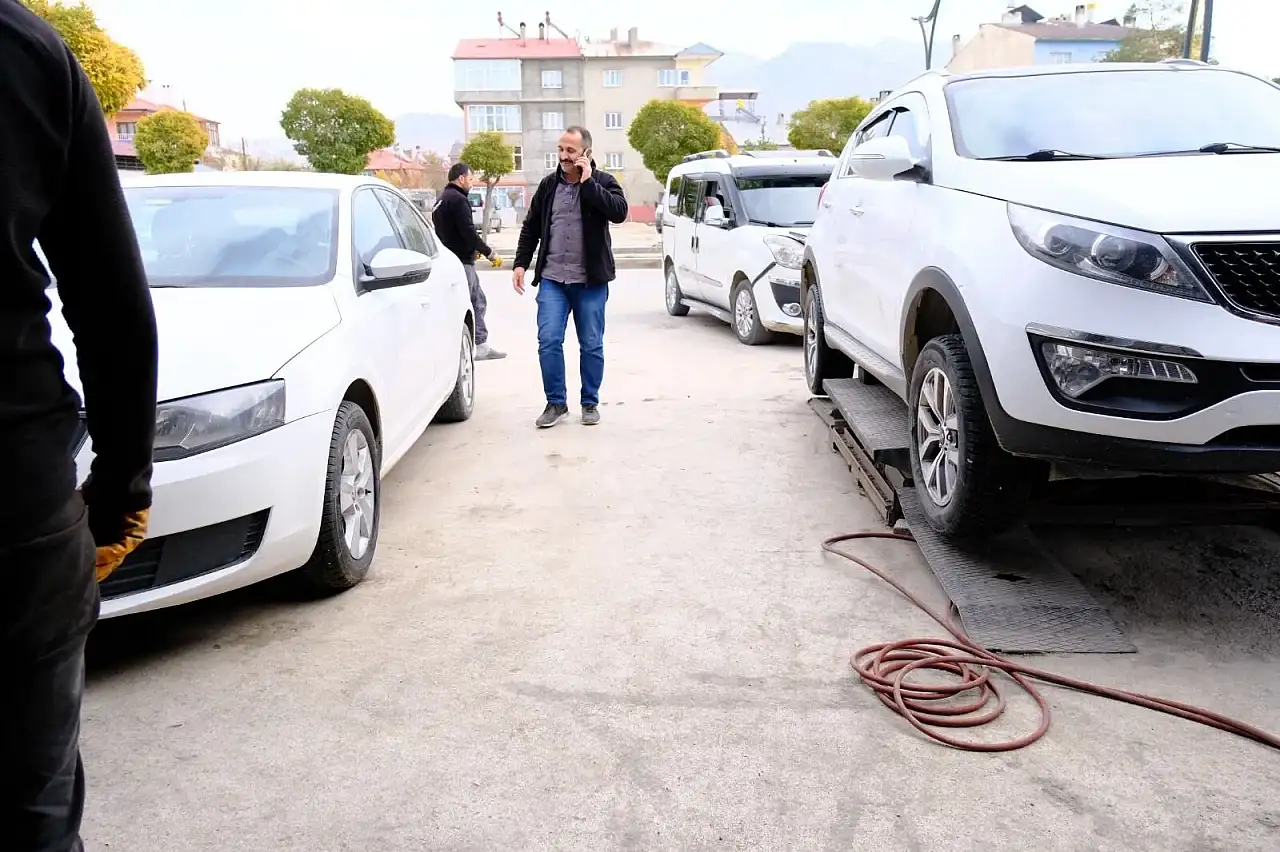 Van'daki lastikçilerde yoğunluk başladı! Ticari araçlar için son 2 gün