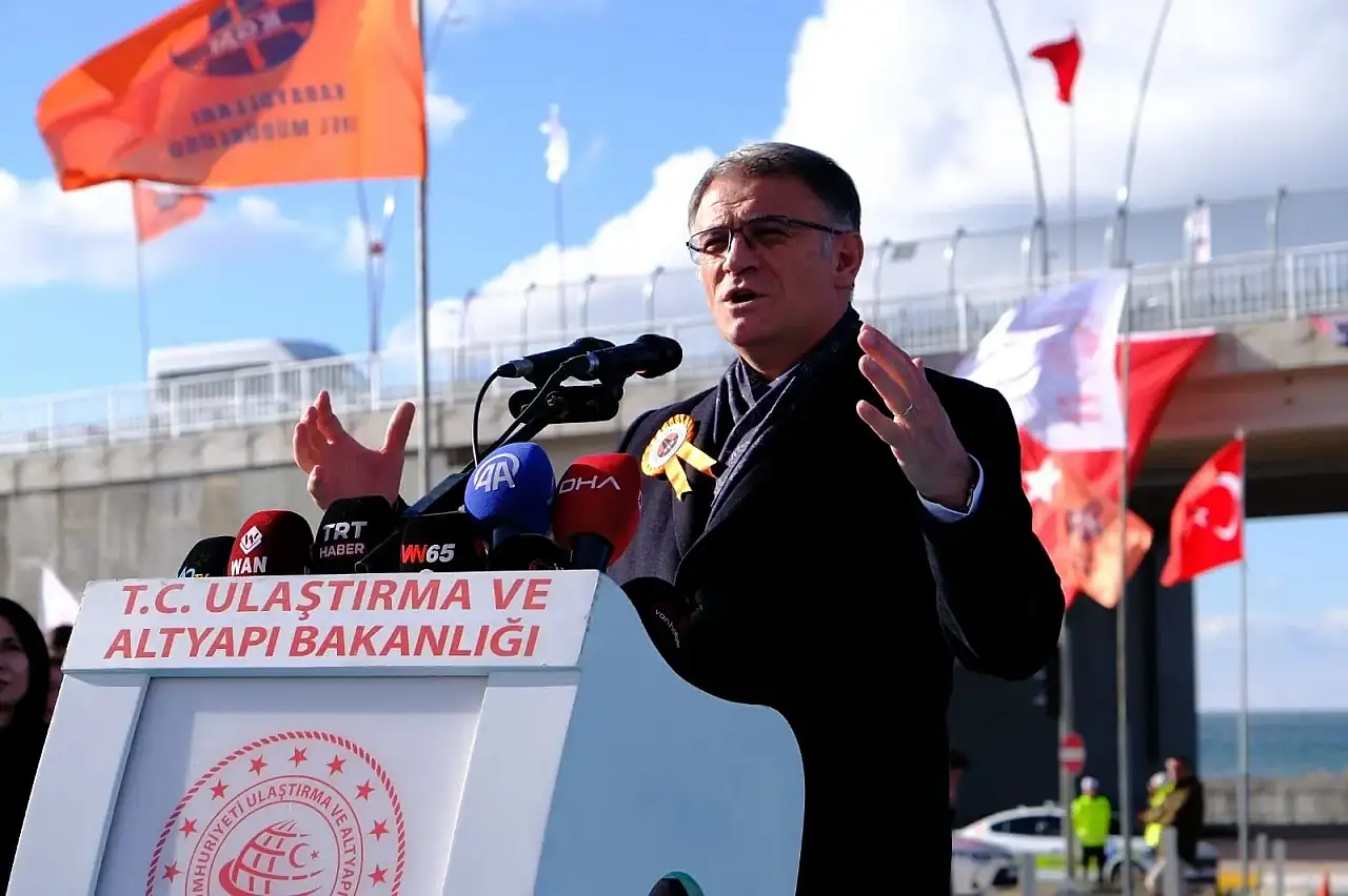 Van Çevre Yolu'nun 28 kilometresi trafiğe açıldı