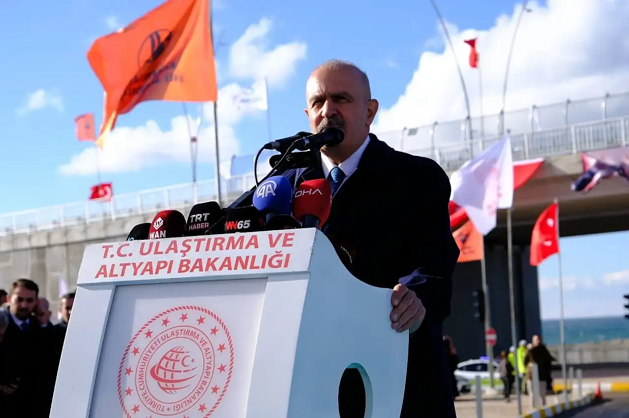 Van Çevre Yolu'nun 28 kilometresi trafiğe açıldı