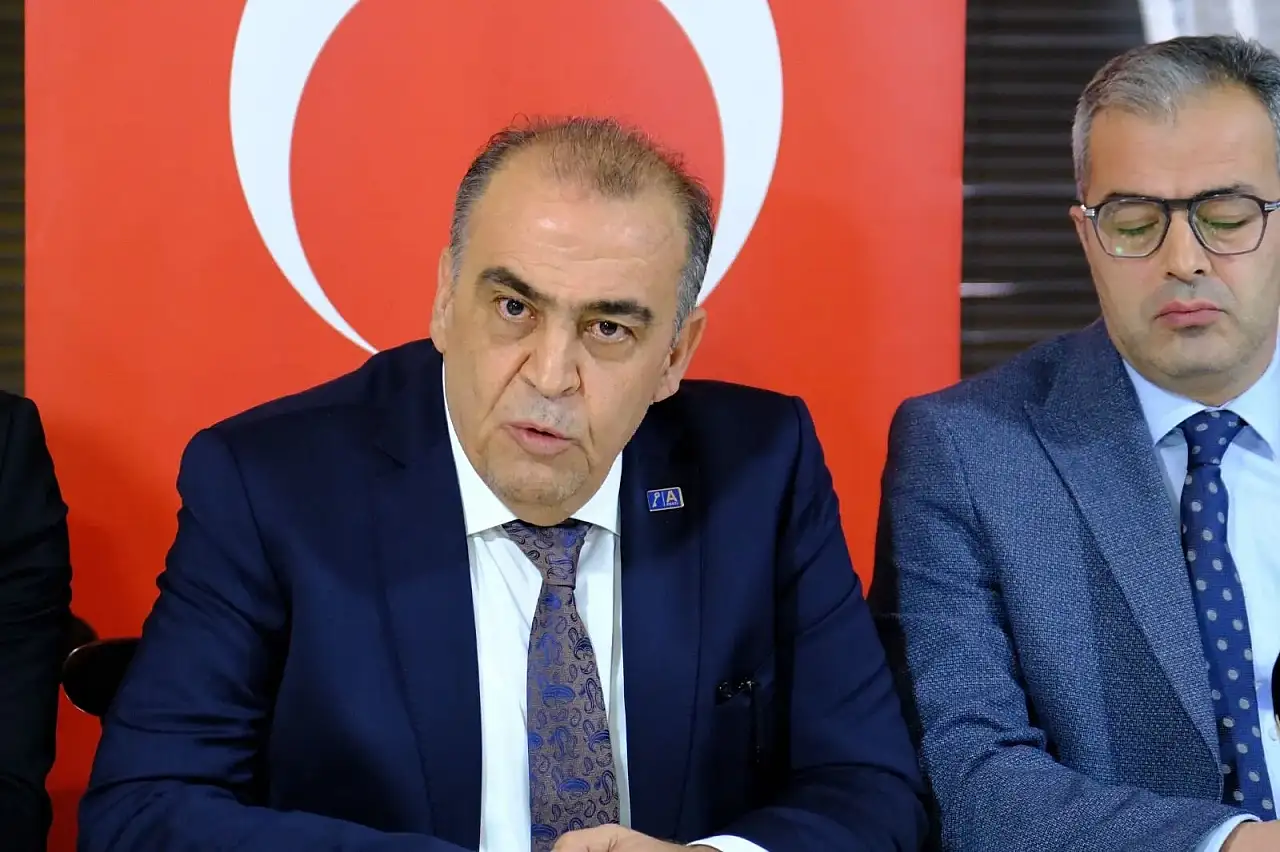 Anahtar Parti Genel Başkan Yardımcıları Van'da konuştu