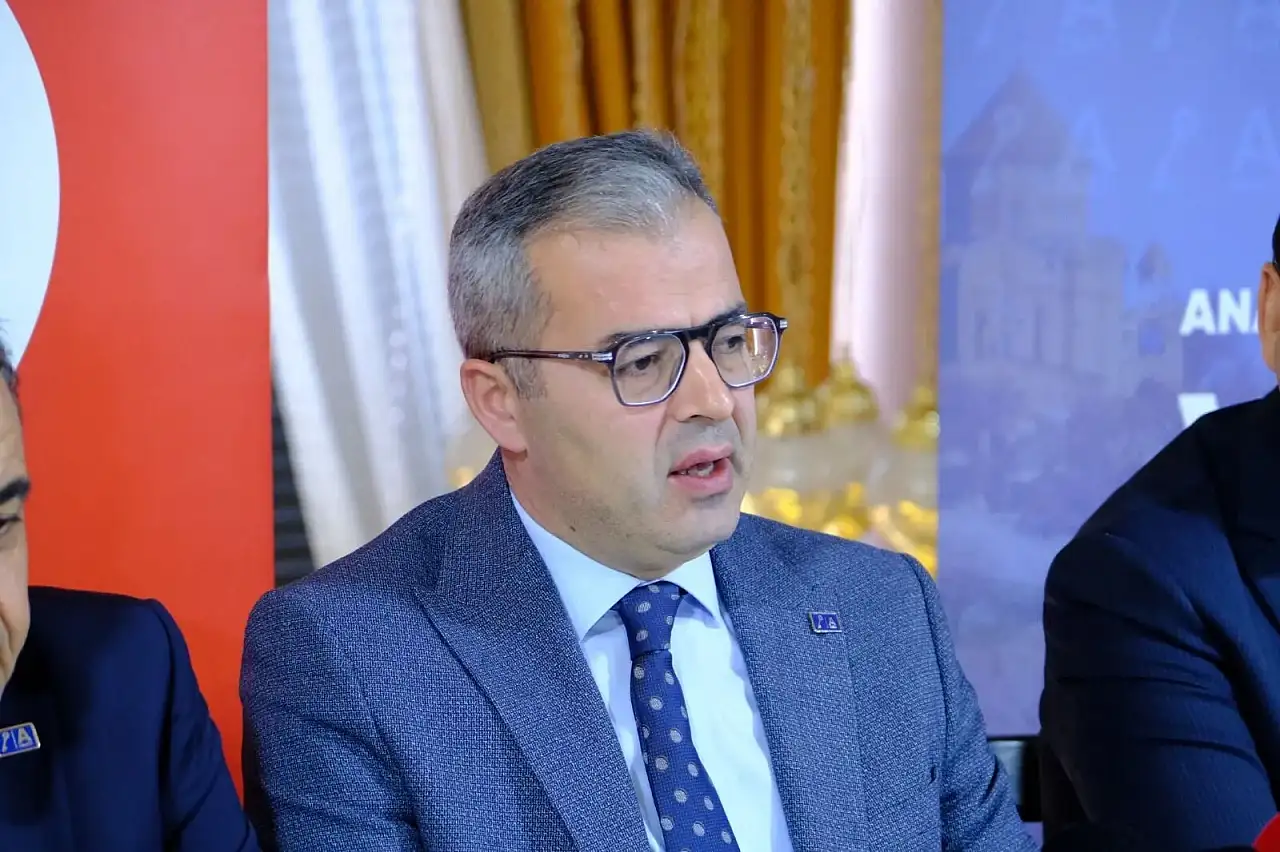 Anahtar Parti Genel Başkan Yardımcıları Van'da konuştu