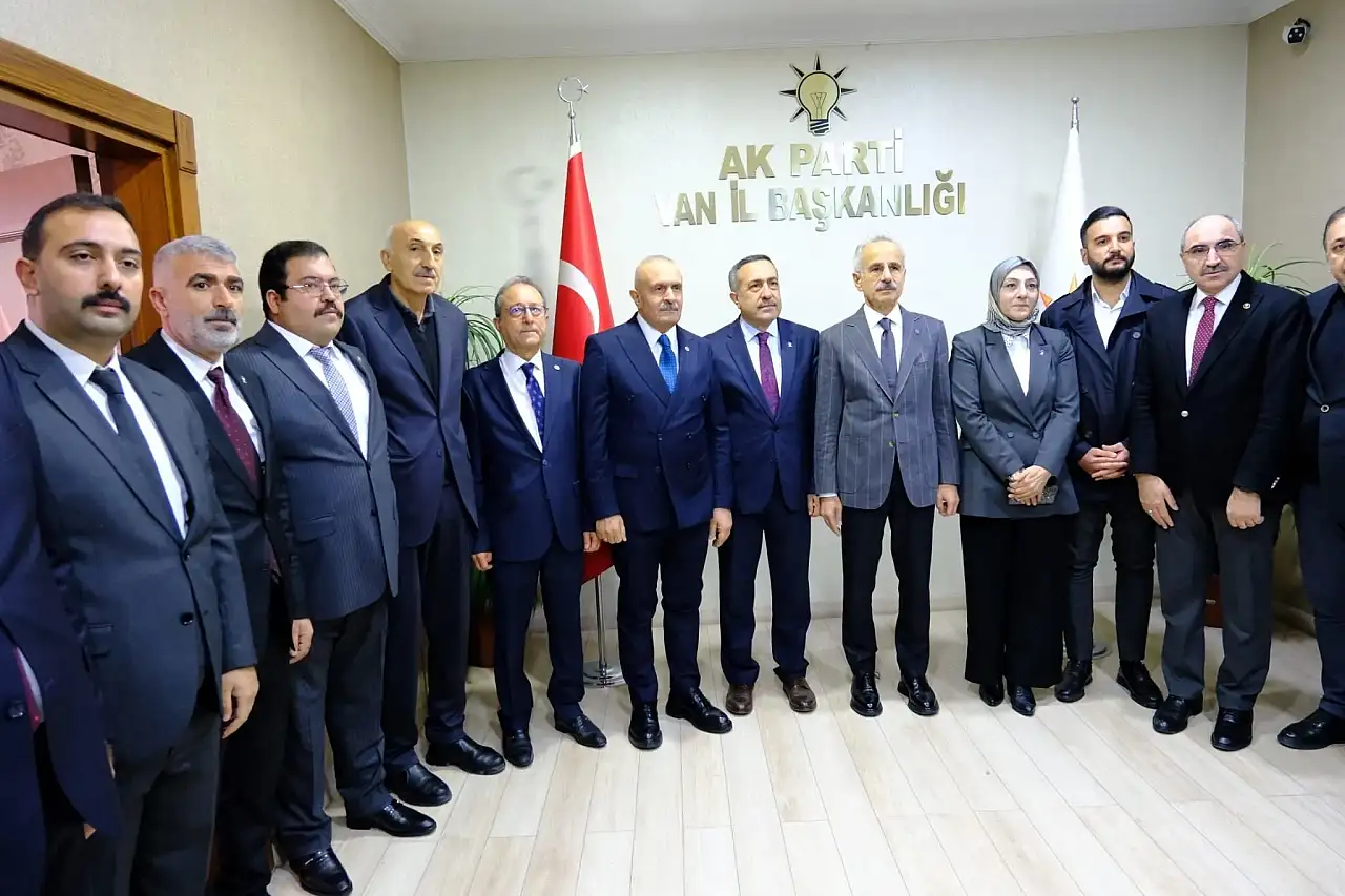 Bakan Uraloğlu'ndan Van temasları… Van çok daha iyi yerlere gelecek