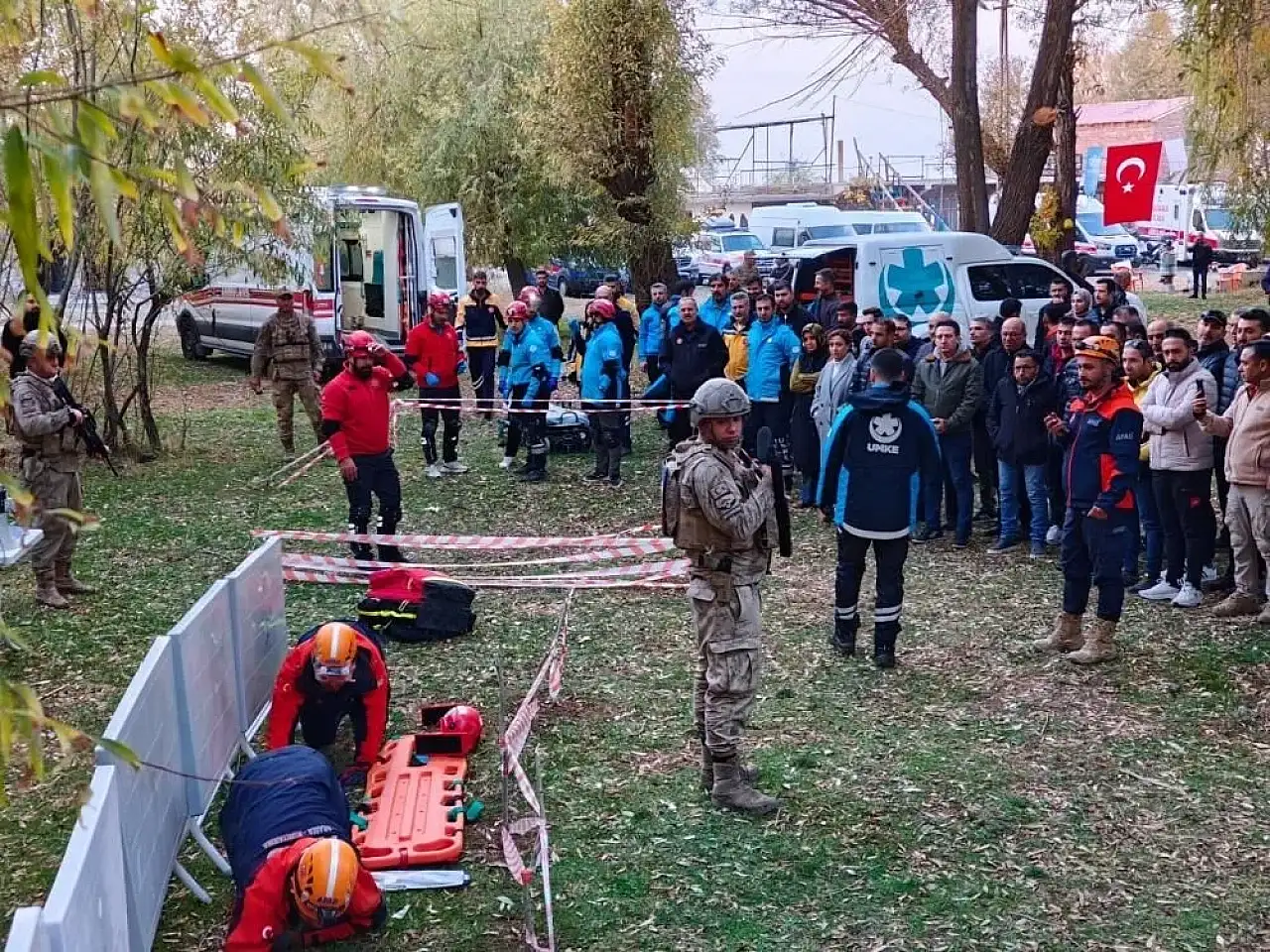 Van'da sağlık yöneticileri afet farkındalık kampında buluştu