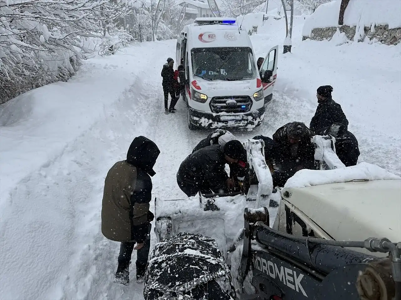 Van'da çığ faciası: Kayıp kadın kurtarıldı