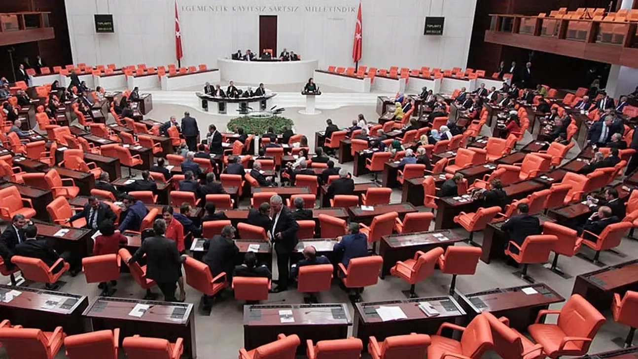 35 maddelik kanun teklifini TBMM Başkanlığı'na sunuldu