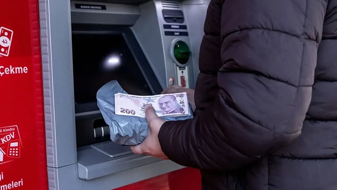 ATM'den para çekmede yeni dönem 1 Ocak'ta başlıyor!