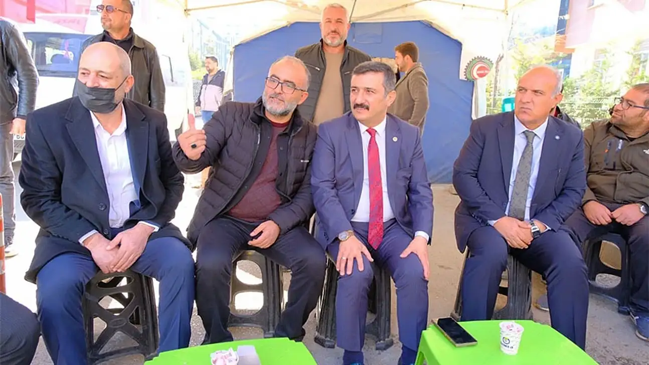 Bursa Milletvekili Türkoğlu'ndan Vanlı işçilere ziyaret