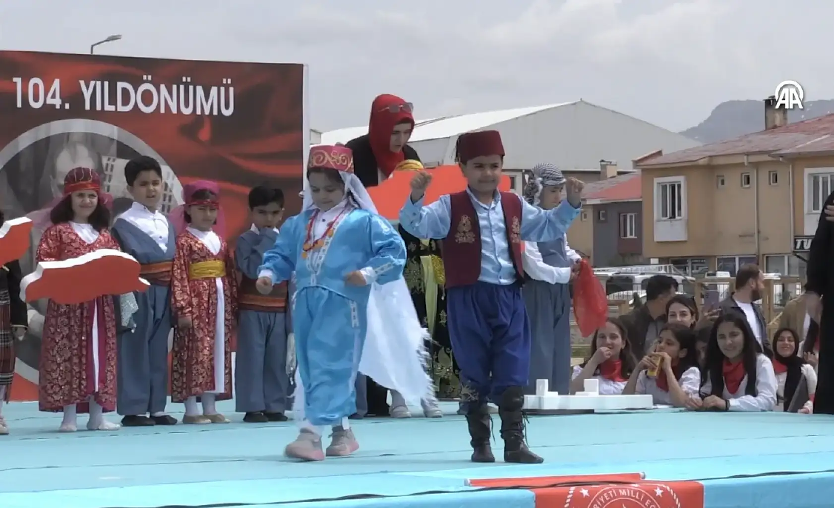 Van'da 23 Nisan coşkuyla kutlandı