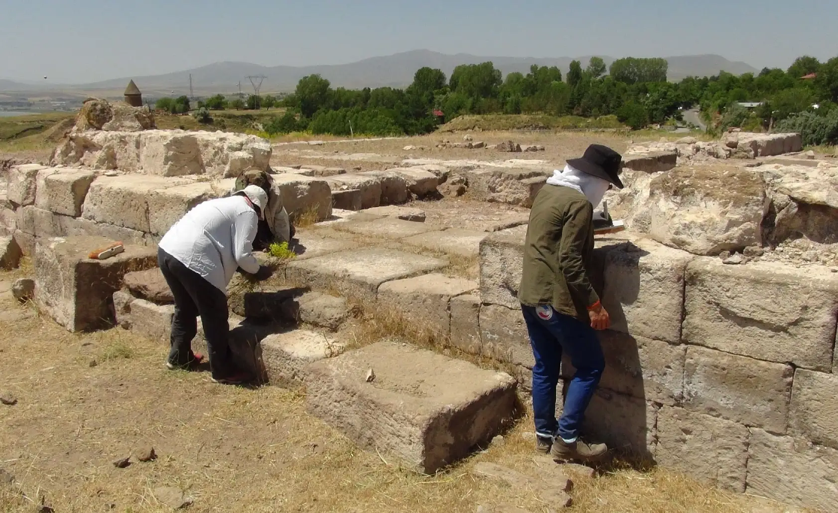 Van YYÜ arkeologlarından 5 bin yıllık bulgu!