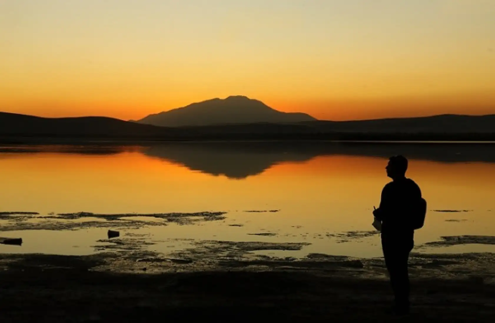 Van'da gün batımı büyülüyor