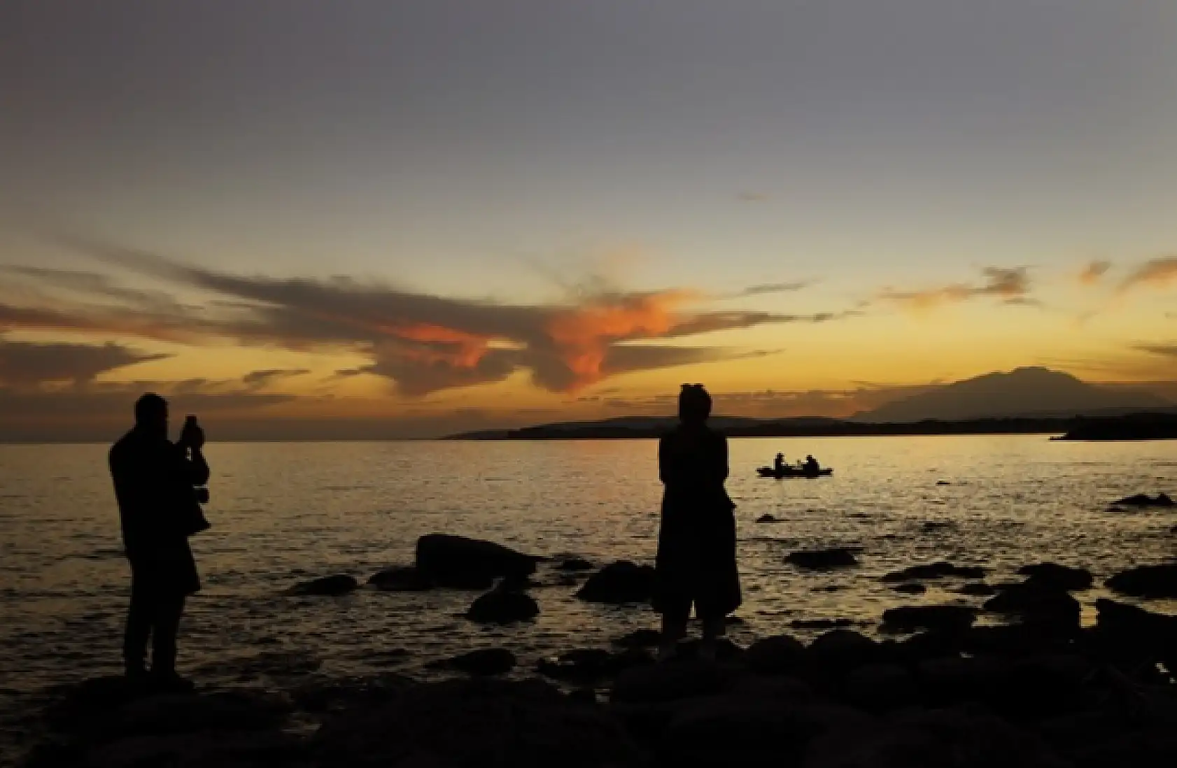 Van'da gün batımı büyülüyor