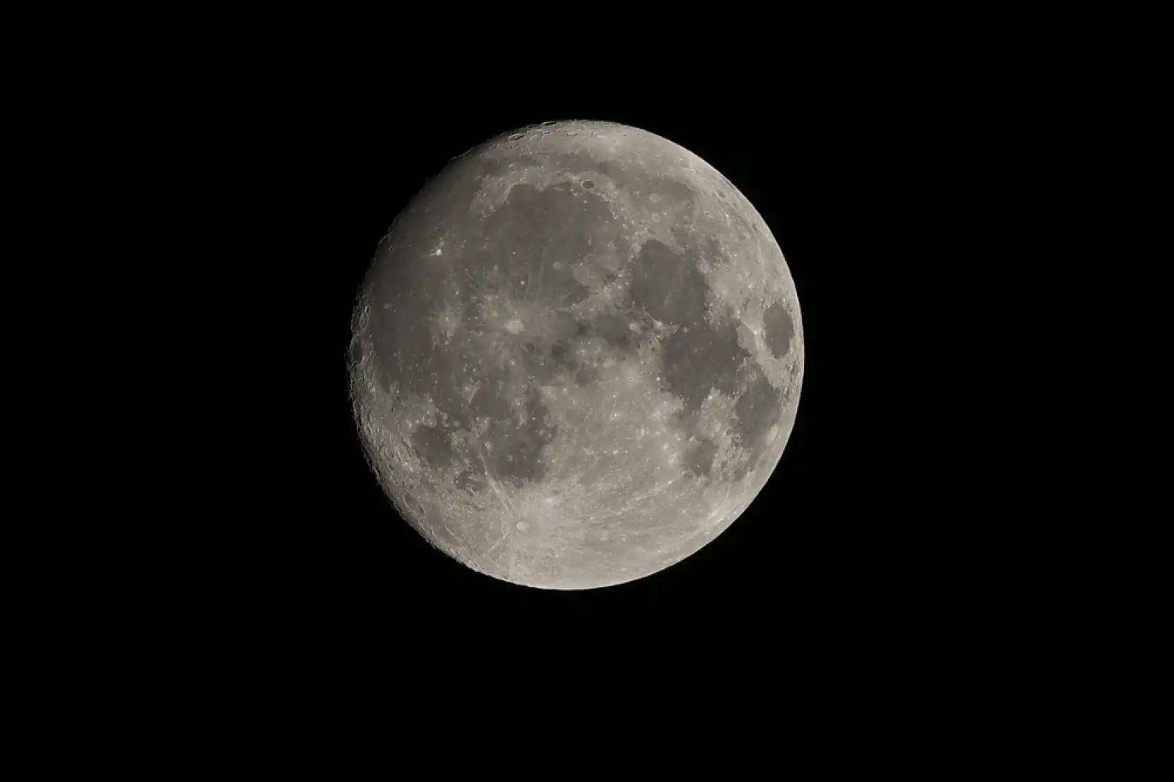 Dolunayın eşsiz görüntüsü