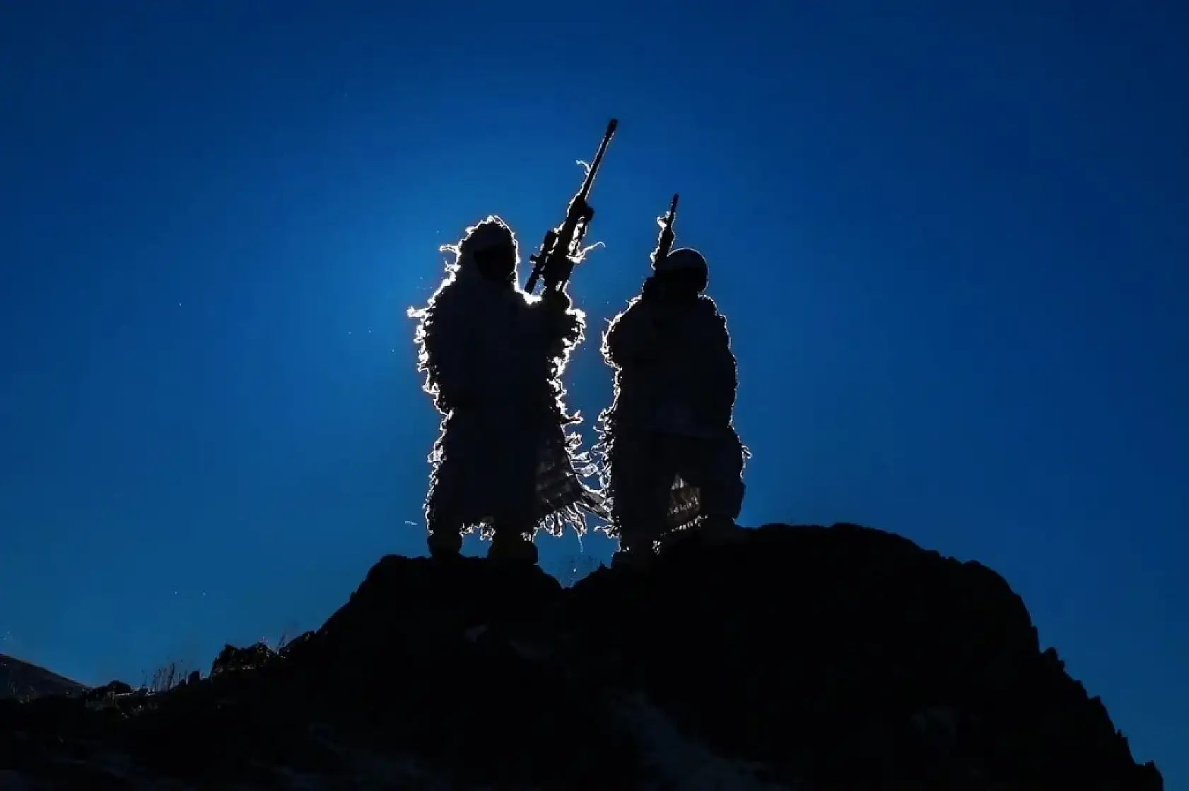 Van'da dondurucu soğukta vatan nöbeti