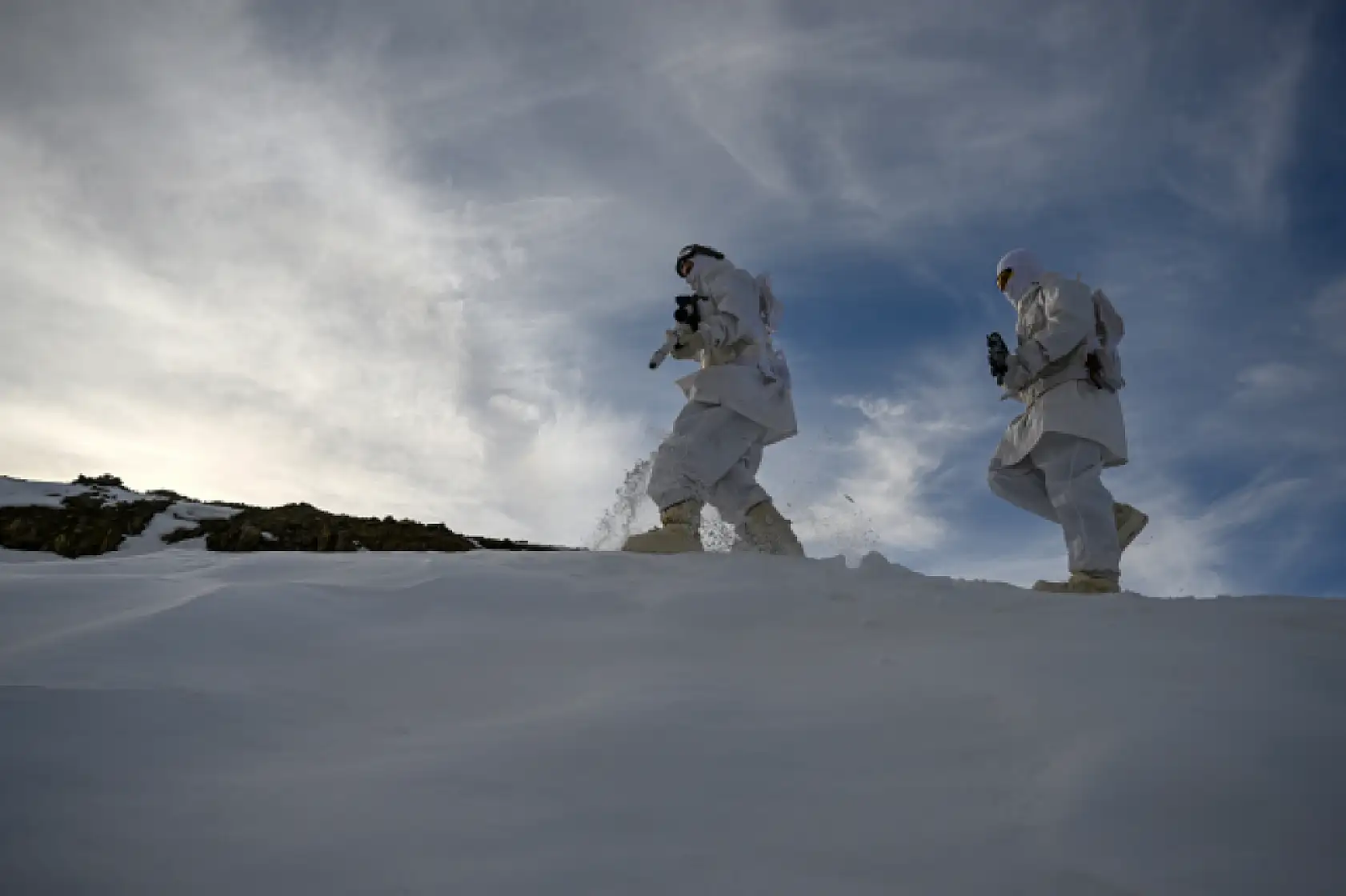 Van-İran sınırında güvenlik duvarı yapımı sürüyor