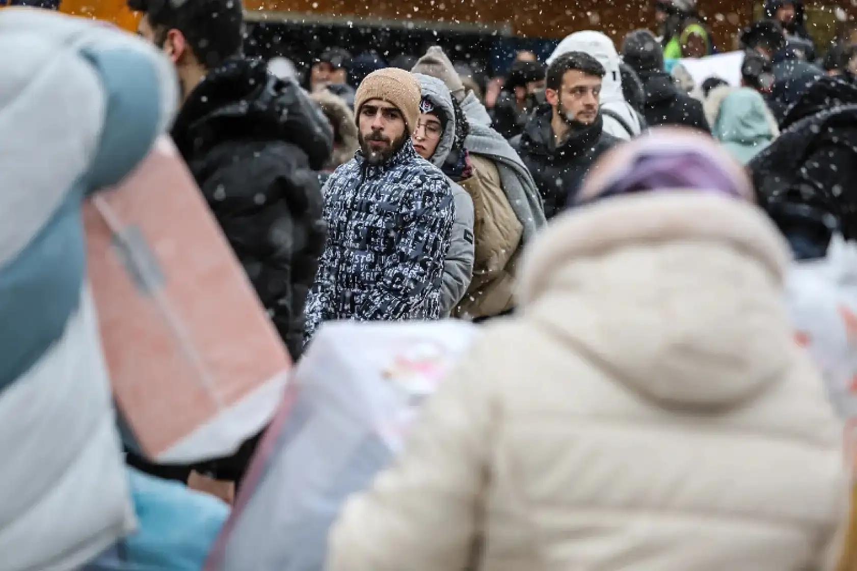 Van'dan depremzedelere yardım!