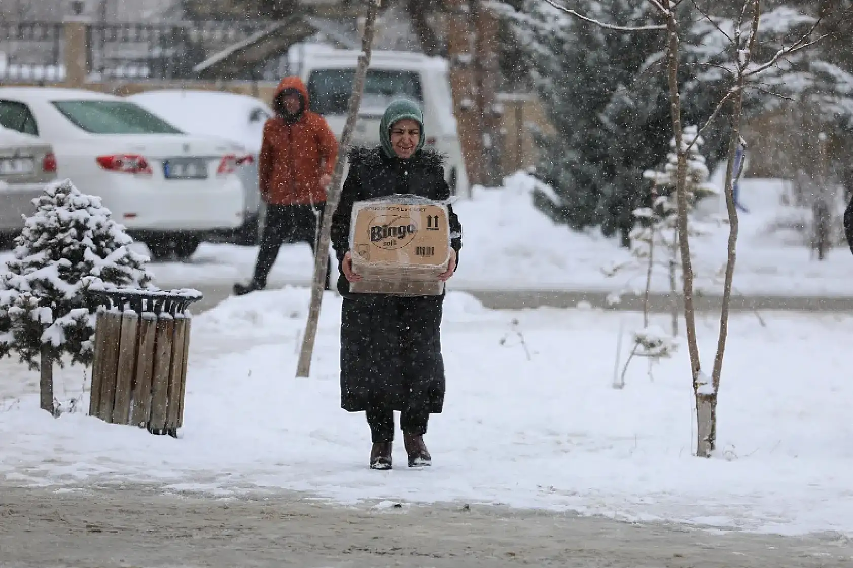 Van'dan depremzedelere yardım!