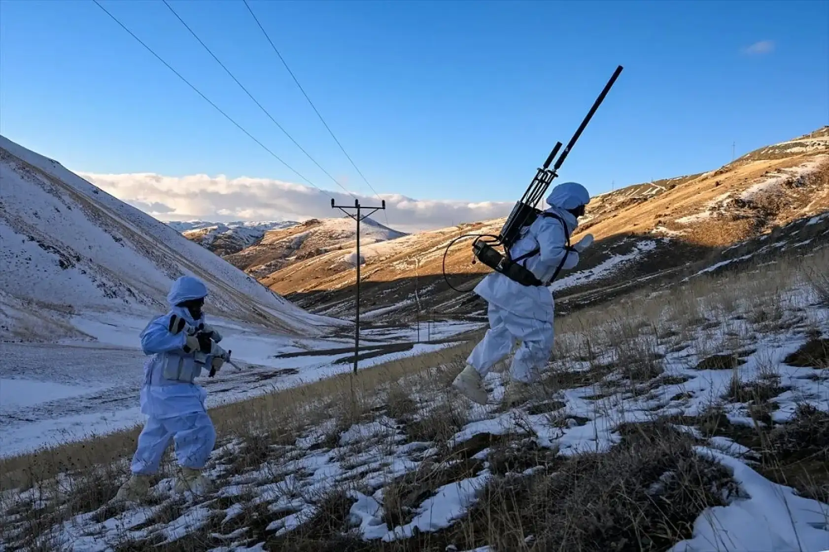 Van'da dondurucu soğukta vatan nöbeti