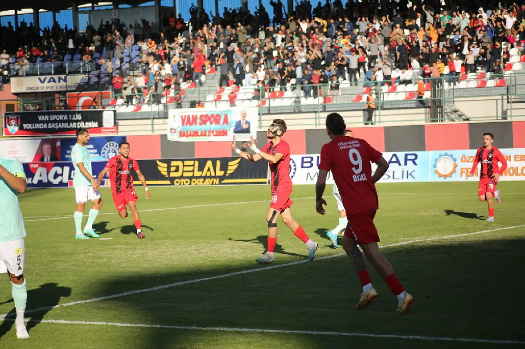 Vanspor - Esenler Erokspor maçından kareler