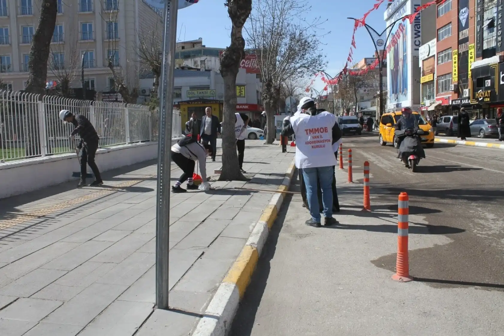 İMO Van sokaklarını temizledi