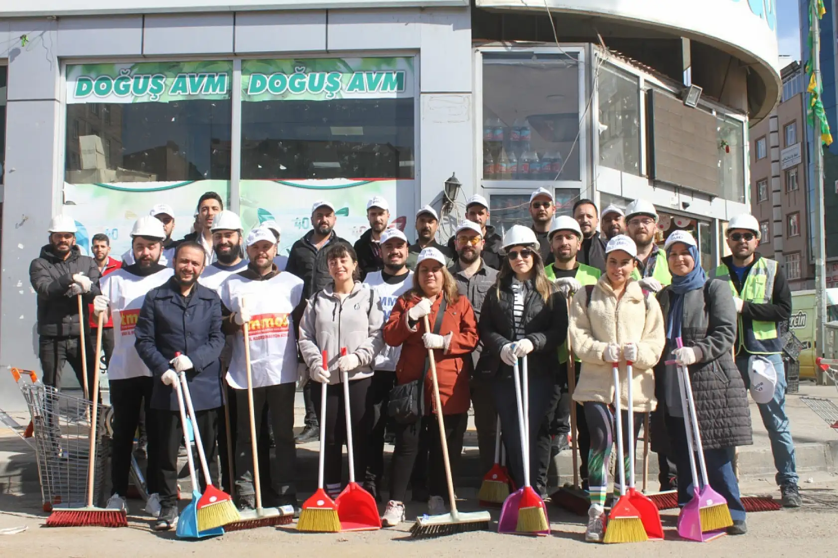 İMO Van sokaklarını temizledi