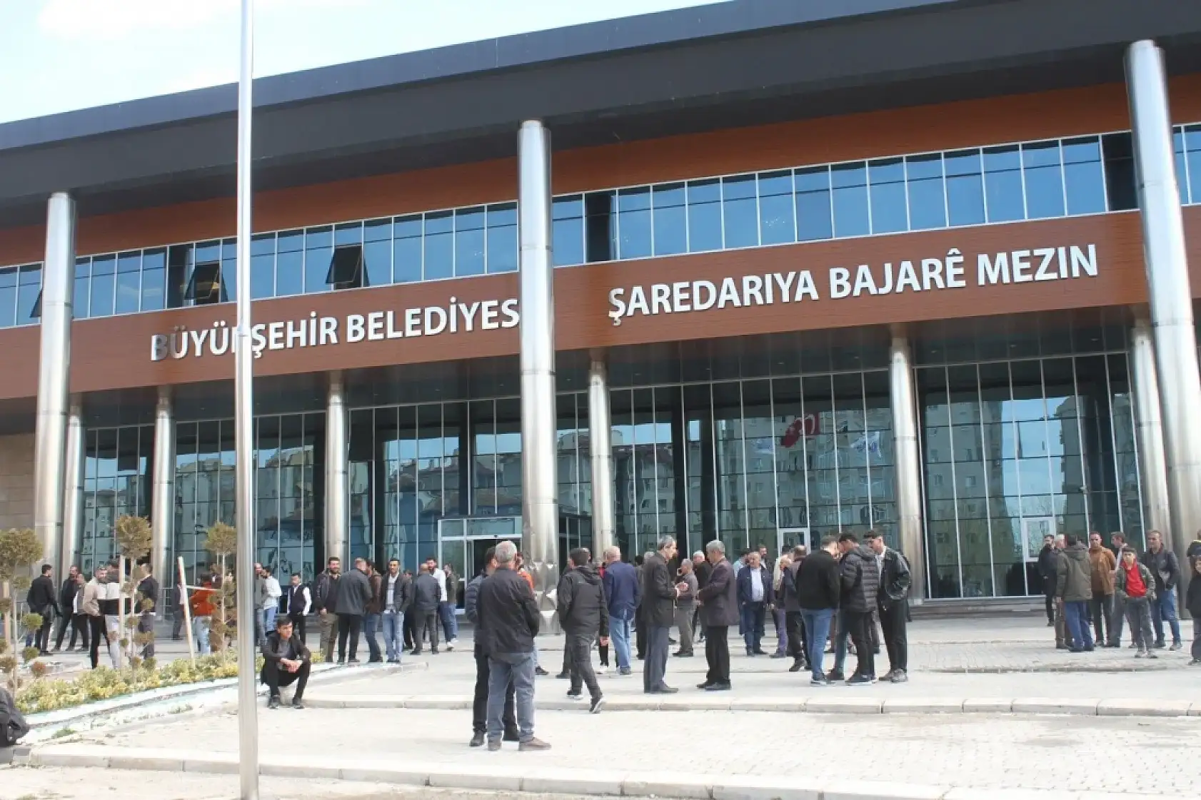 Zeydan ve Şedal Büyükşehir Belediye binasında! İşte ilk görüntüler