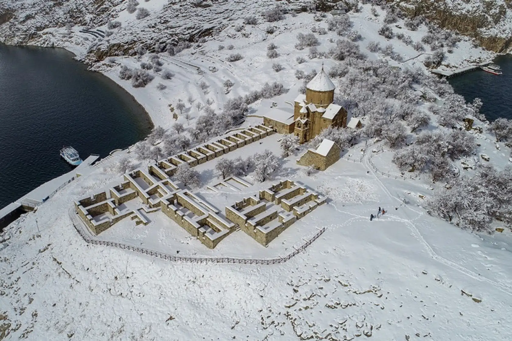 Akdamar Adasında kış...