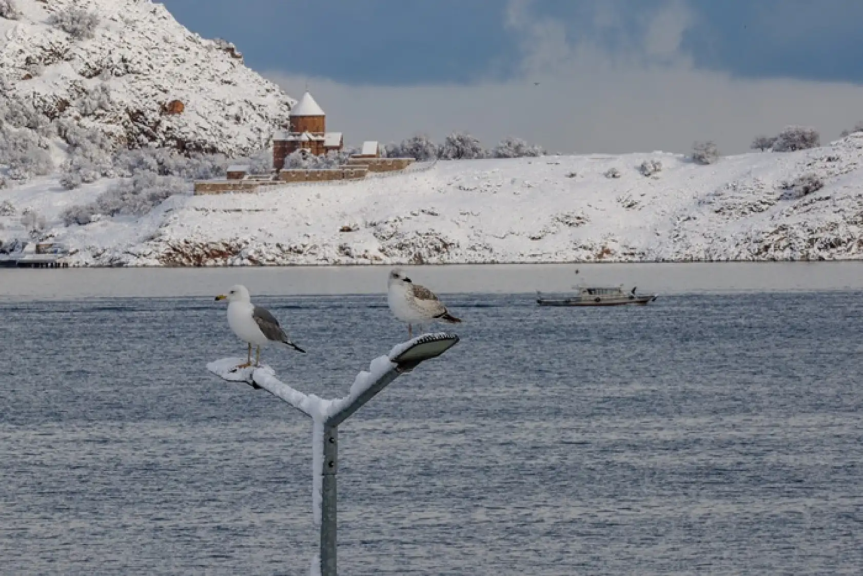 Akdamar Adasında kış...
