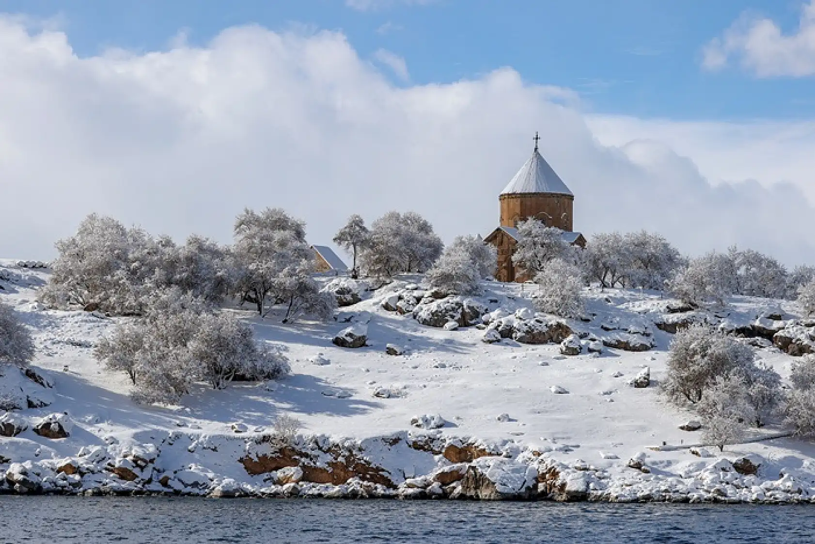 Akdamar Adasında kış...