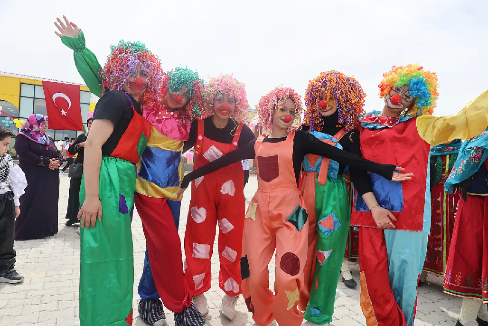 Van'da 23 Nisan coşkuyla kutlandı