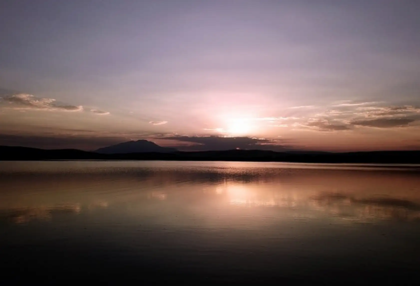 Van'da gün batımı büyülüyor