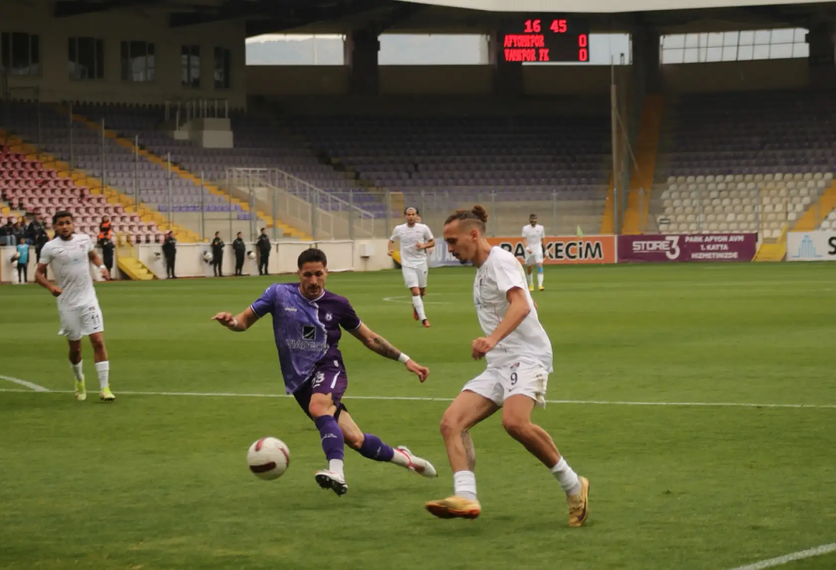 Afyonspor 0-1 Vanspor maçından kareler