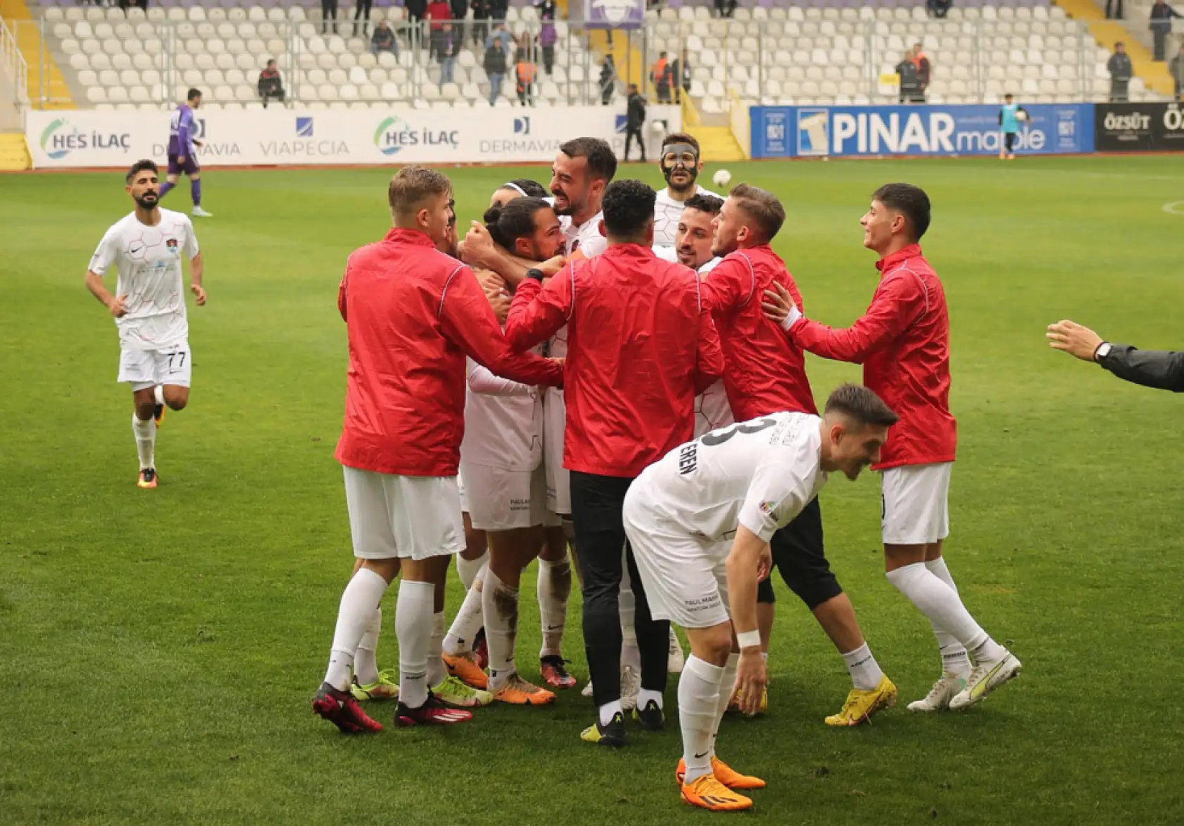 Afyonspor 0-1 Vanspor maçından kareler