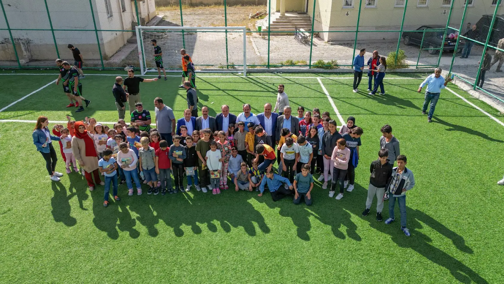 Gürpınar Işıkpınar Mahallesi semt sahasına kavuştu