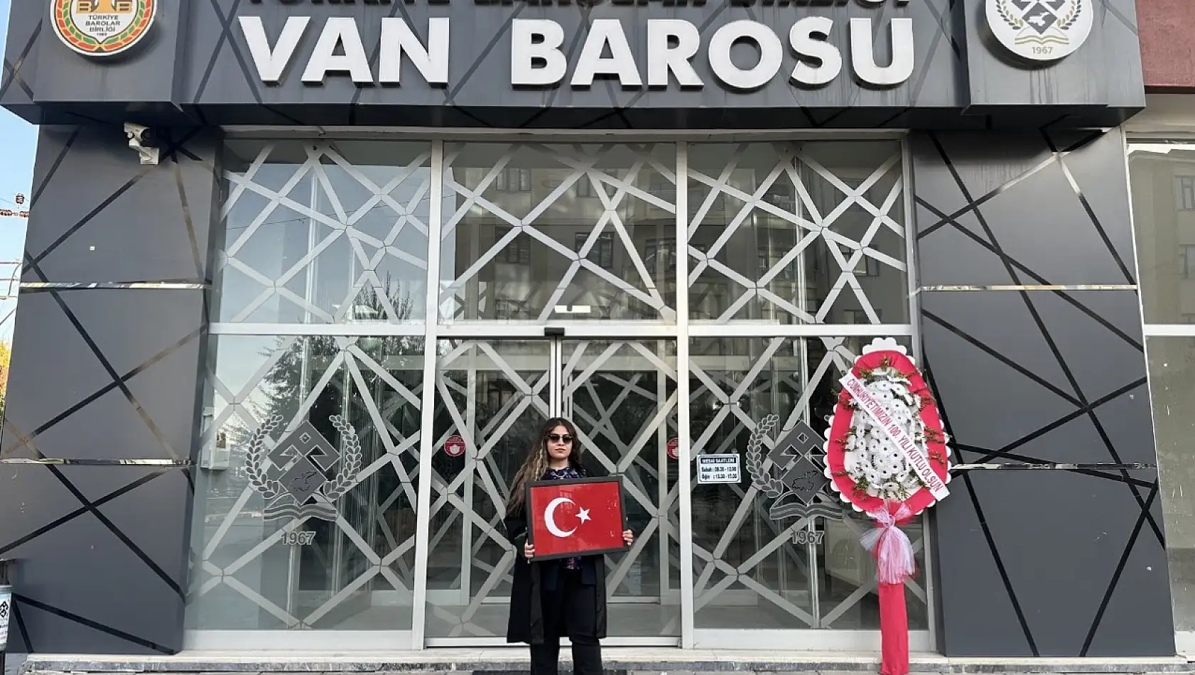 Kadın Avukat, Van Barosuna Cumhuriyet dersi verdi