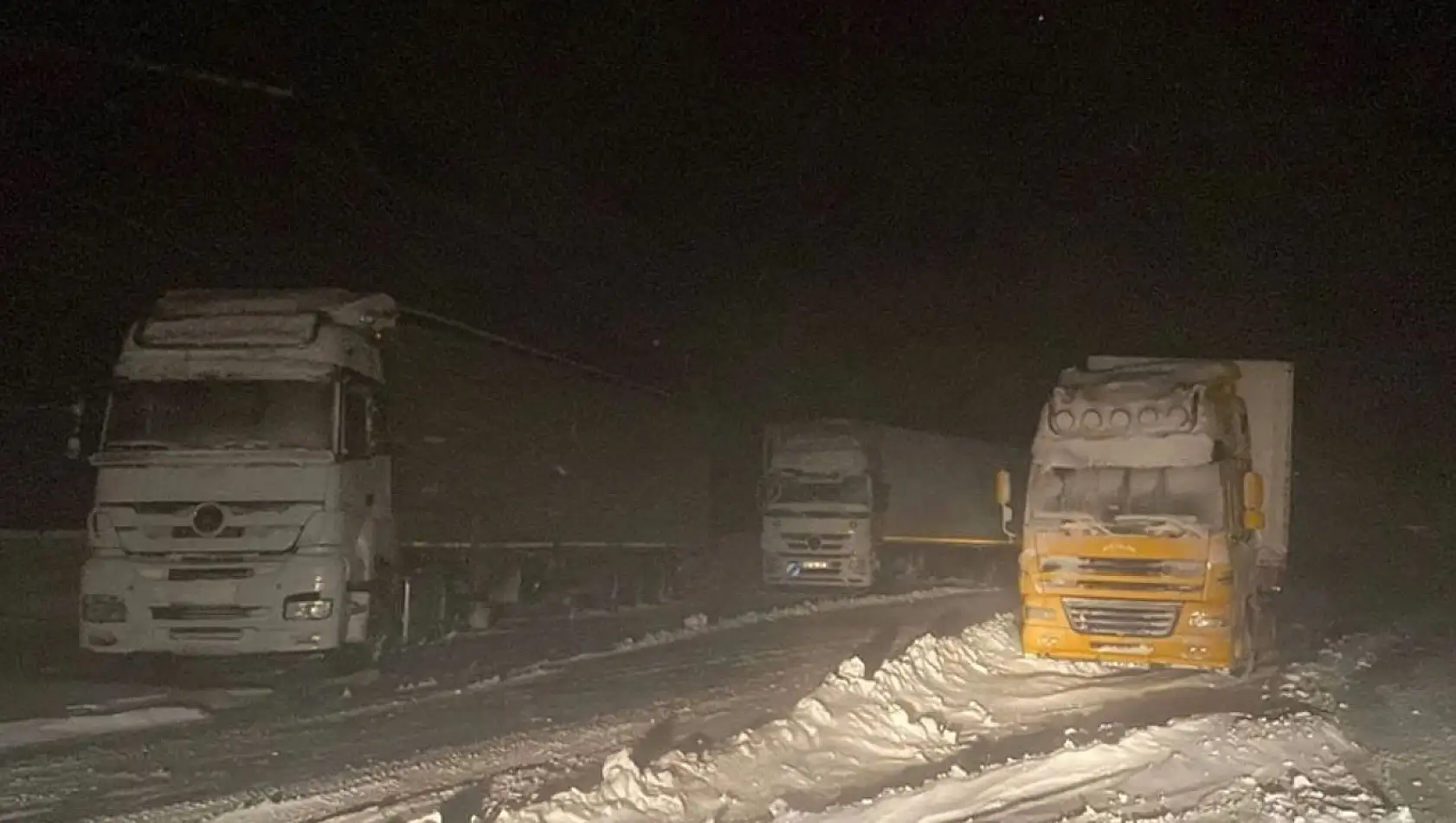 Van- Ağrı karayolu trafiğe kapatıldı