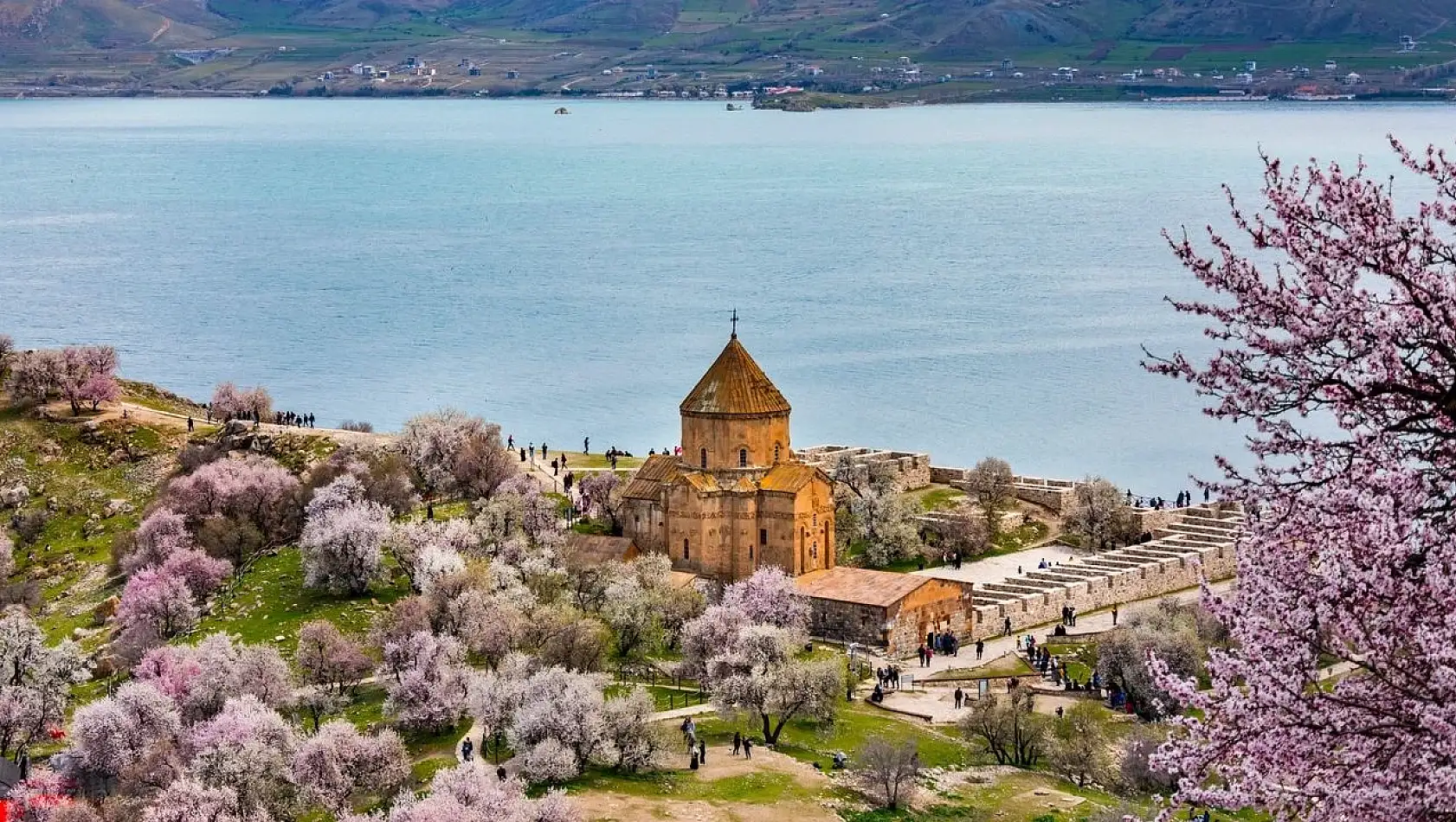 Van'da bulunan turistik mekana rekor ziyaret!