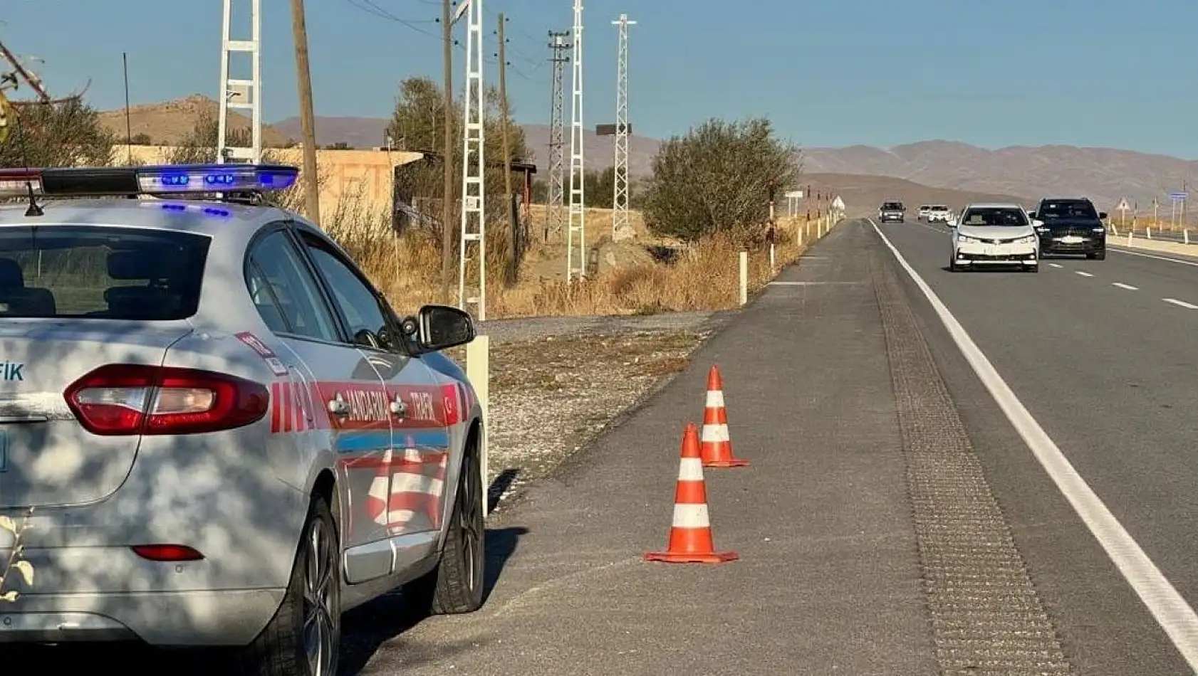 Van'da Denetimlerde Yüzlerce araç trafikten men edildi