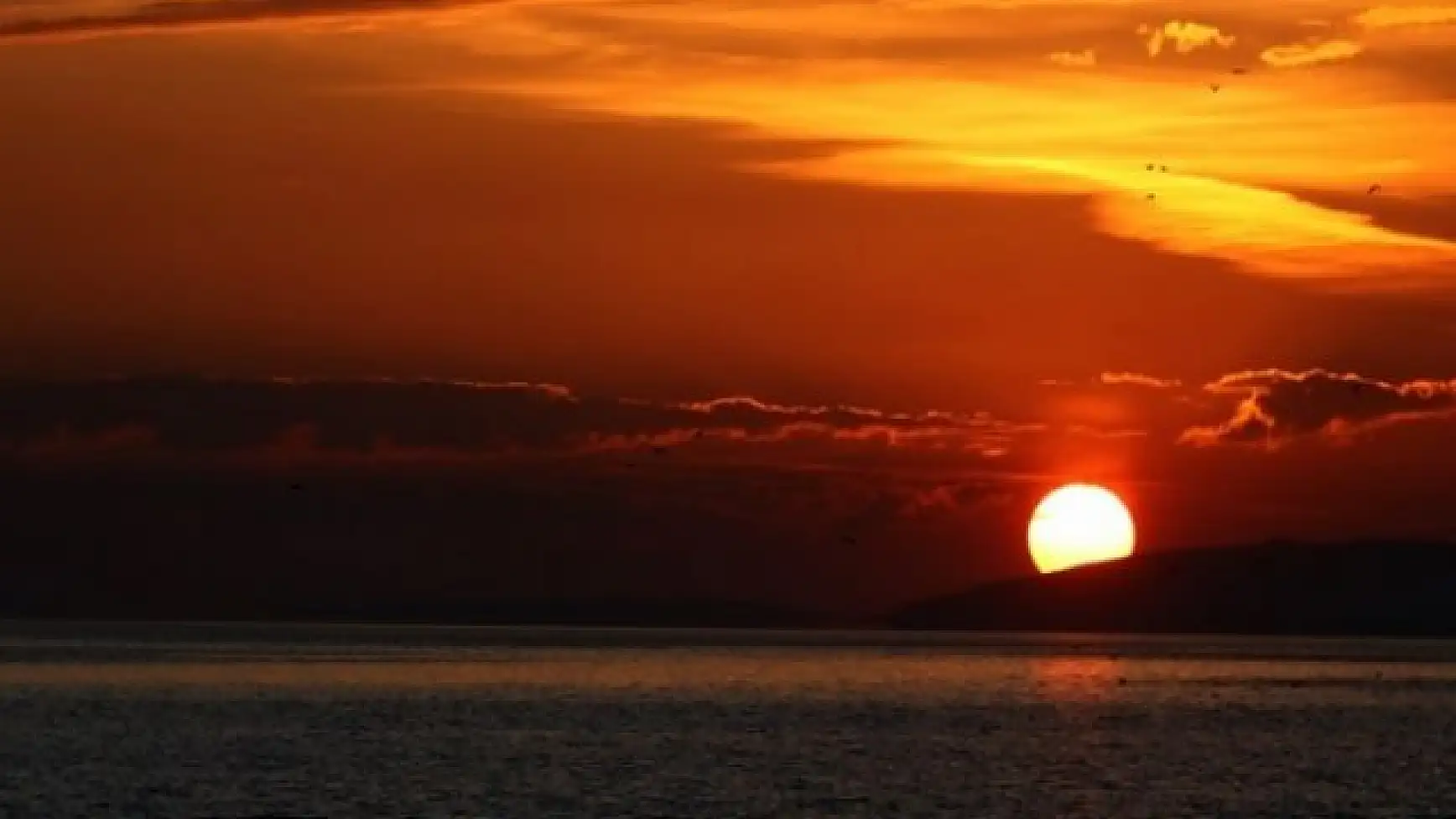 Van'da gün batımı büyülüyor