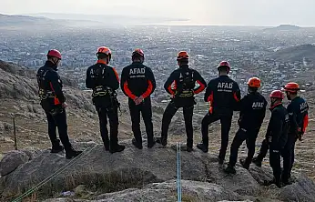 AFAD ekipleri Van'da zorlu eğitimlerle göreve hazırlanıyor
