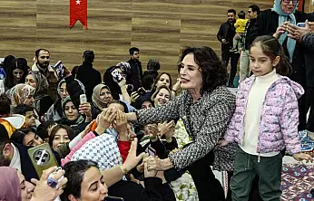 Hülya Koçyiğit'ten Vanlılara 'aile' mesajı