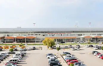 Muş ve Ağrı havalimanlarında Van etkisi sürüyor