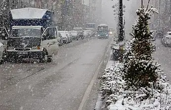 Van'a kış geri dönüyor: Yarın kar bekleniyor!