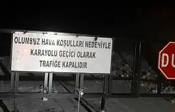 Van-Bahçesaray kara yolu kar ve tipi nedeniyle ulaşıma kapatıldı