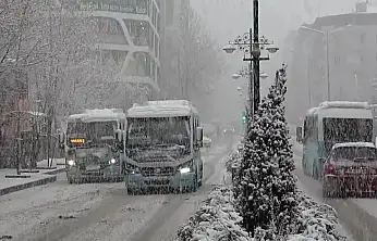 Van beyaza büründü! Kar yağışı devam edecek mi?